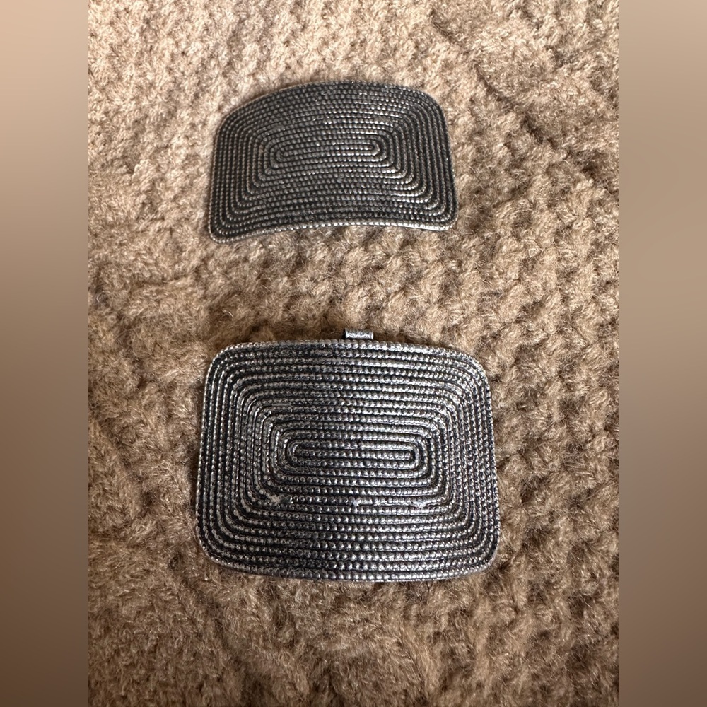 Very vintage silver tone shoe clips